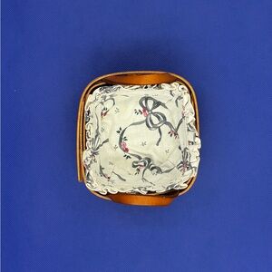 Longaberger 1993 Sweet Basil Baskey with leather handles